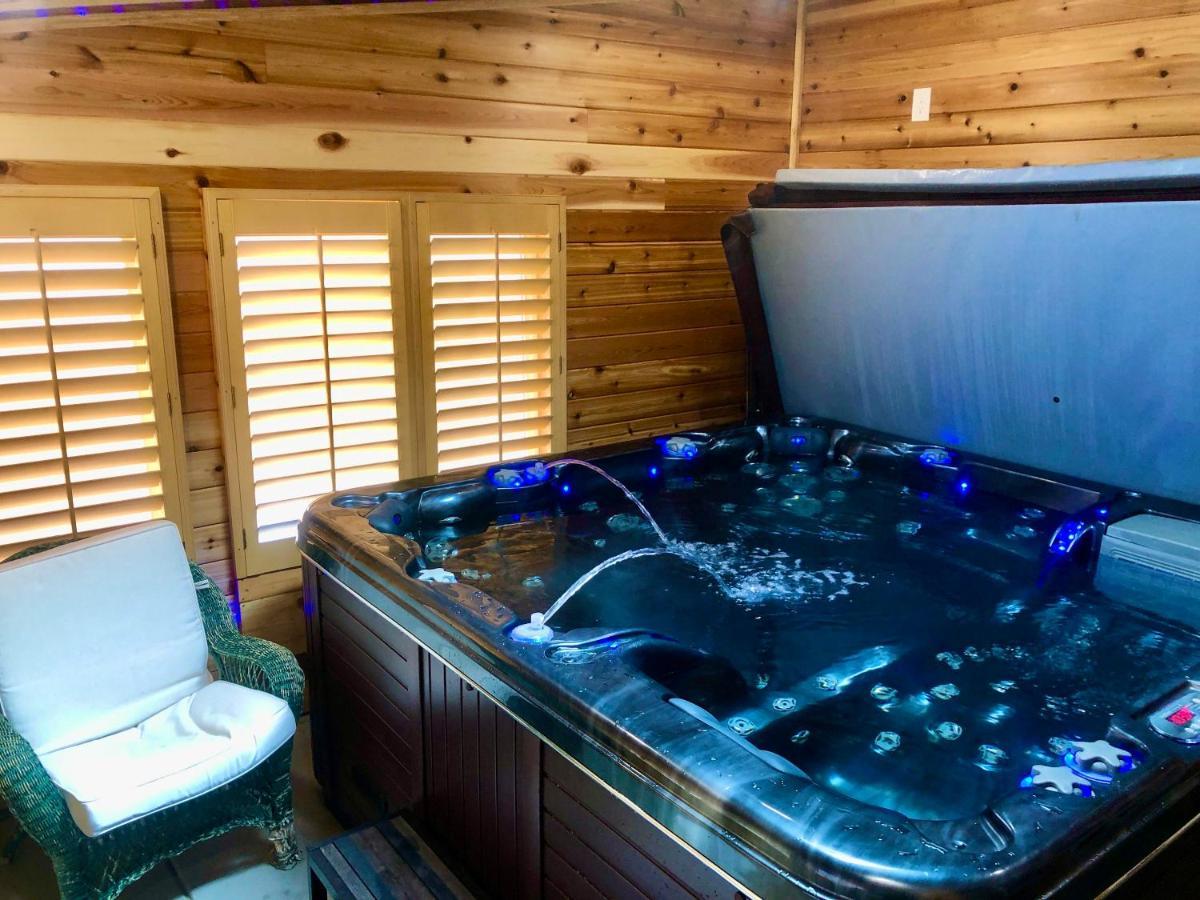 Blue Bear Den 3Br 2Ba Dtc Private Apt Hot Tub Екстер'єр фото