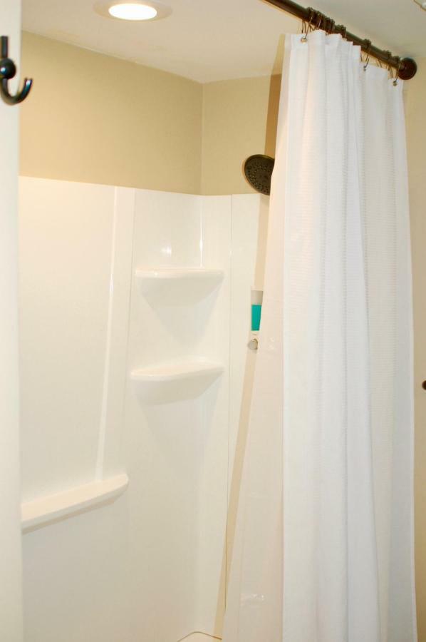 Blue Bear Den 3Br 2Ba Dtc Private Apt Hot Tub Екстер'єр фото